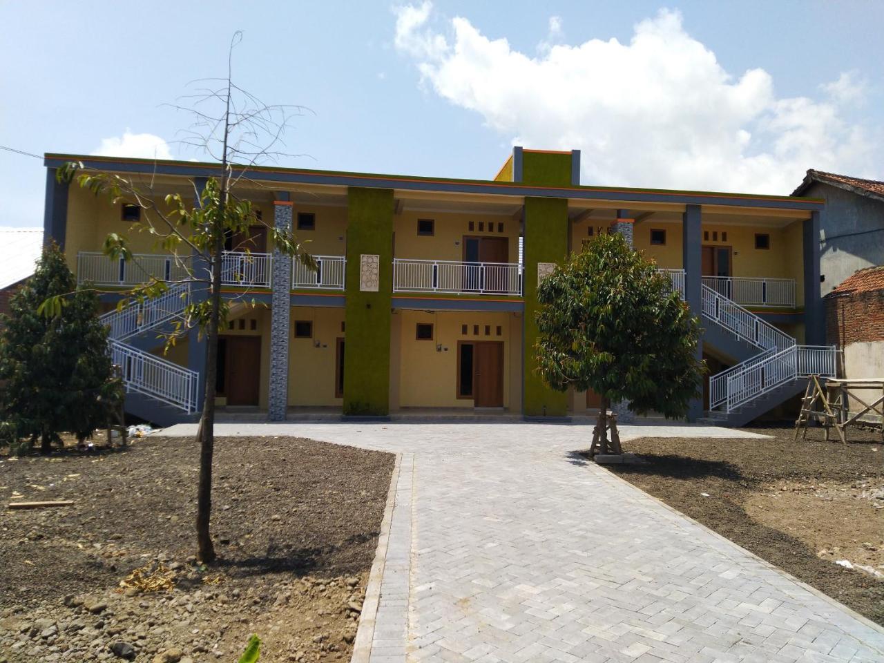 R3 Brawijaya Homestay Banyuwangi  Exterior foto