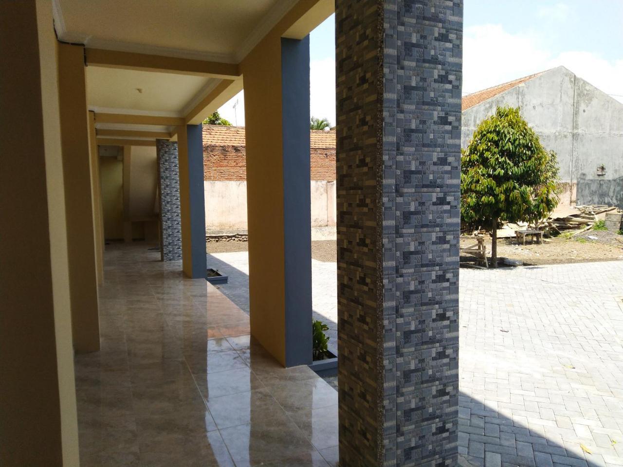 R3 Brawijaya Homestay Banyuwangi  Exterior foto