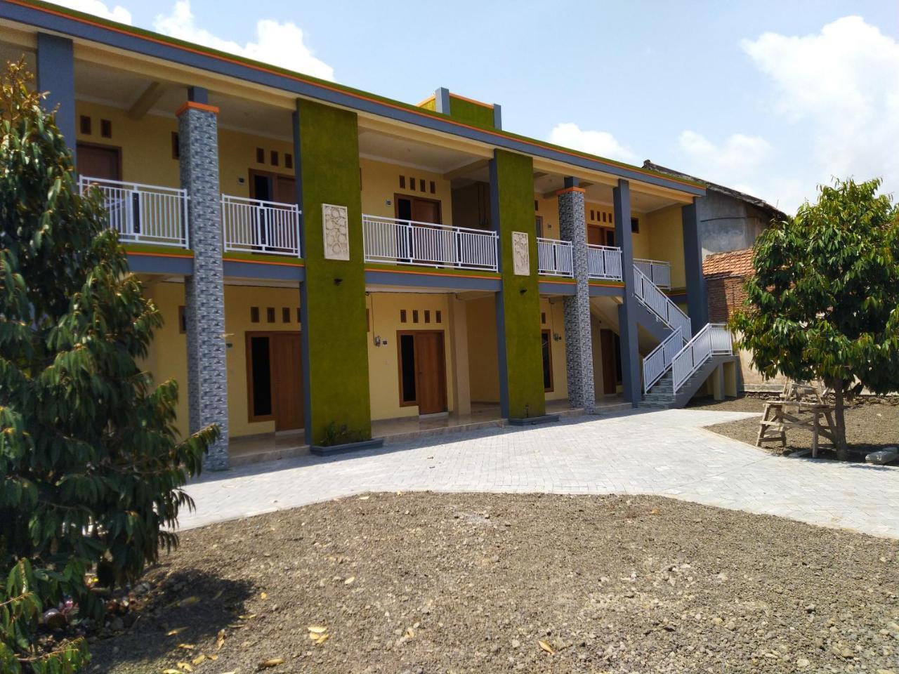 R3 Brawijaya Homestay Banyuwangi  Exterior foto