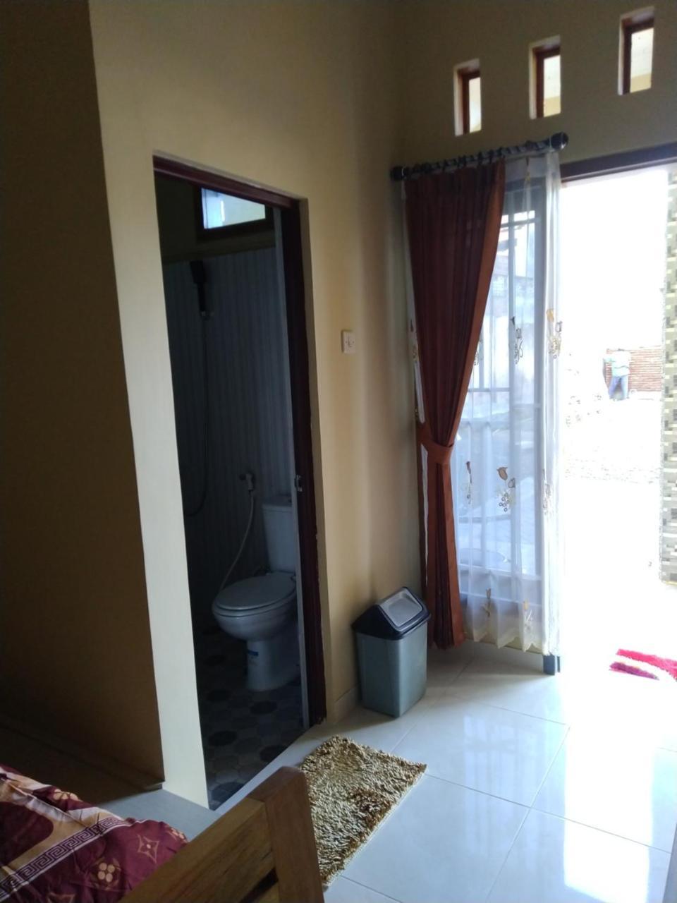 R3 Brawijaya Homestay Banyuwangi  Exterior foto