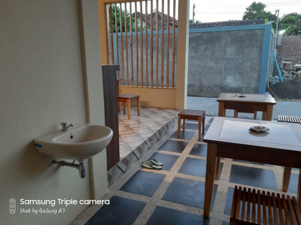 R3 Brawijaya Homestay Banyuwangi  Exterior foto