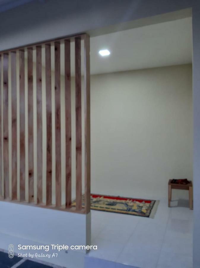 R3 Brawijaya Homestay Banyuwangi  Exterior foto