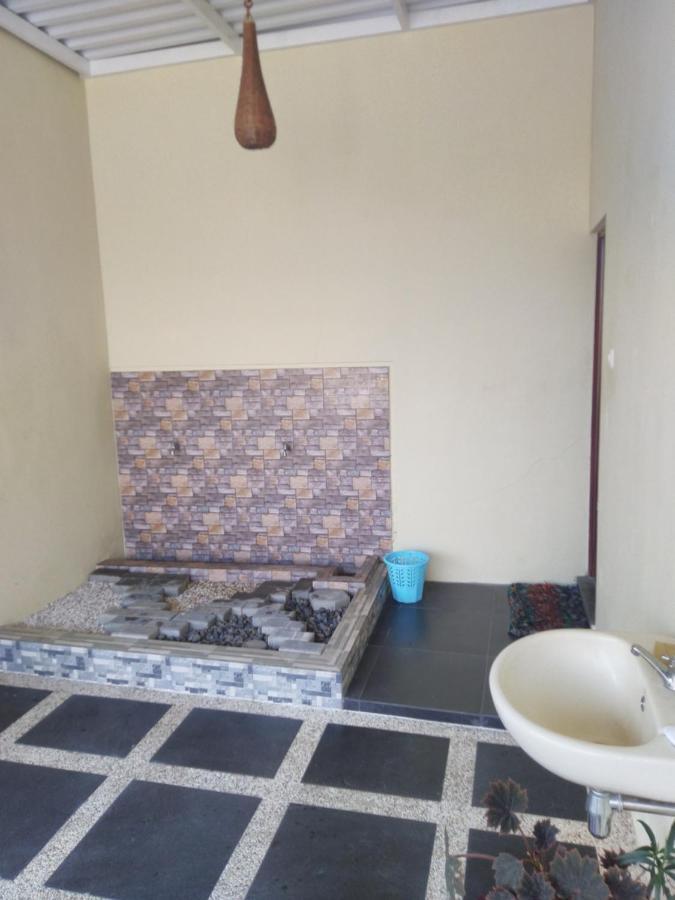 R3 Brawijaya Homestay Banyuwangi  Exterior foto