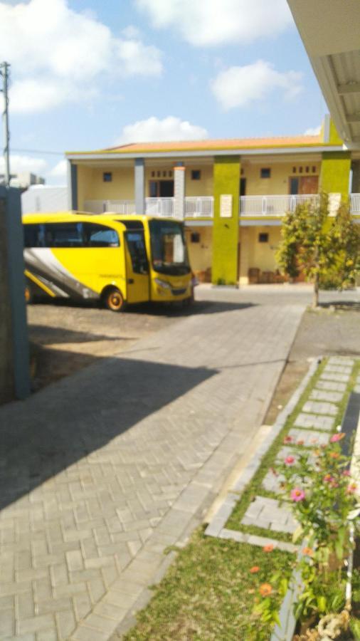 R3 Brawijaya Homestay Banyuwangi  Exterior foto